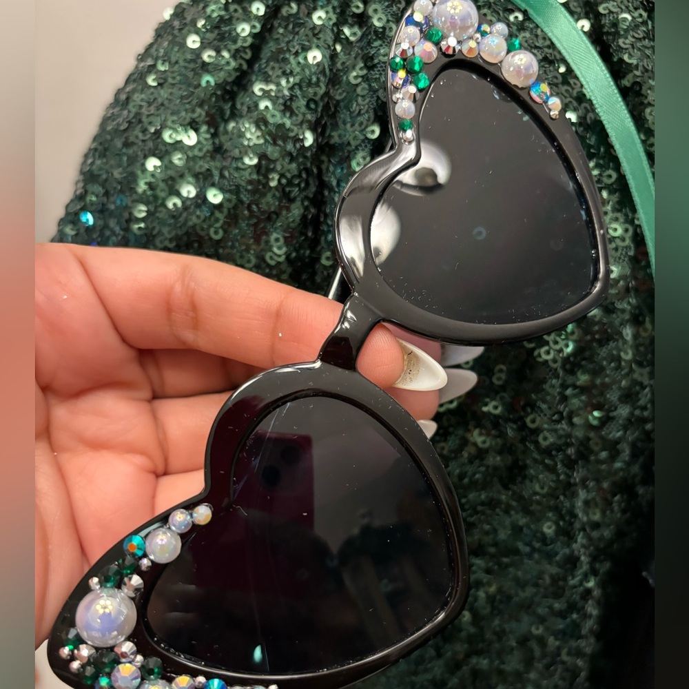Sunglasses heart cat eye